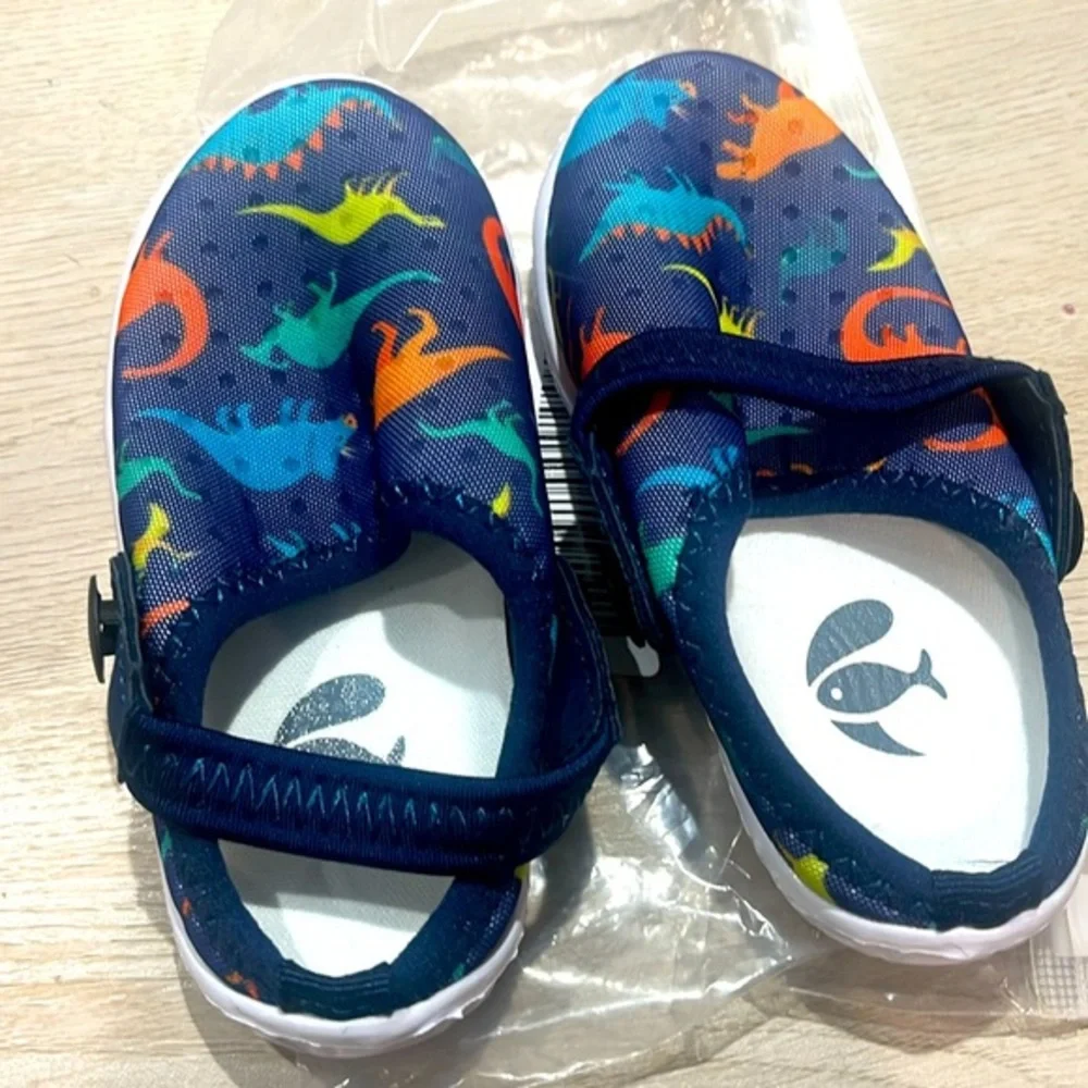 Boys toddler dino water shoes size 8